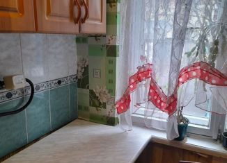 Сдам в аренду 1-ком. квартиру, 30 м2, Старый Оскол, микрорайон Лебединец, 26