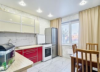 Продаю трехкомнатную квартиру, 63.1 м2, Омская область, улица Ярослава Гашека, 12