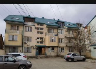 Аренда трехкомнатной квартиры, 120 м2, посёлок городского типа Семендер, улица Барият Мурадовой, 51