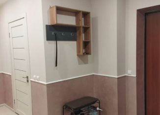 Сдается двухкомнатная квартира, 60 м2, Липецк, улица Хренникова, 7