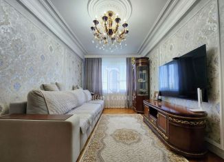 Продается трехкомнатная квартира, 70 м2, Махачкала, улица Ахмедхана Абу-Бакара, 31