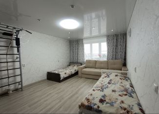 Продаю 3-ком. квартиру, 60.2 м2, Киров, улица Сурикова, 50