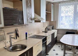 Сдается в аренду трехкомнатная квартира, 70 м2, Котельники, микрорайон Южный, 3А