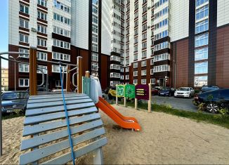 Продается 2-ком. квартира, 61 м2, Смоленск, улица Александра Степанова, 14