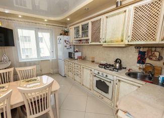 Продается 2-ком. квартира, 60 м2, Саратов, улица имени Н.М. Скоморохова, 21