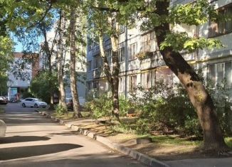 Продается 2-ком. квартира, 53.2 м2, Псков, Народная улица, 57