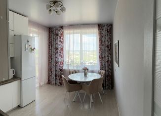 Трехкомнатная квартира на продажу, 73.7 м2, Республика Башкортостан, улица Рашита Кудашева, 1