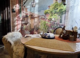 Продам 2-ком. квартиру, 60 м2, Дубна, улица Ленина, 4