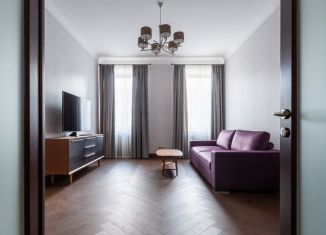 Сдаю трехкомнатную квартиру, 80 м2, Санкт-Петербург, улица Куйбышева, 8