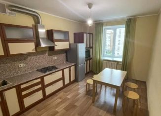 Продаю двухкомнатную квартиру, 65.6 м2, Татарстан, Чистопольская улица, 70