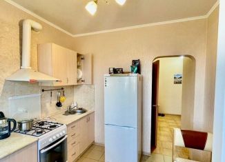 Продаю 2-ком. квартиру, 49.4 м2, Горячий Ключ, улица Кучерявого, 91