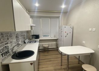 Сдача в аренду однокомнатной квартиры, 40 м2, Волхов, Кировский проспект, 45