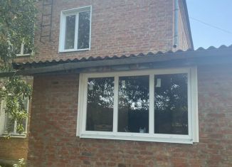 Продается 3-ком. квартира, 70 м2, Гулькевичи, улица Пушкина, 25