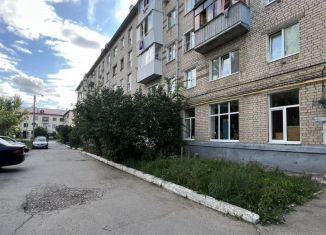 Продаю 2-ком. квартиру, 43 м2, Тольятти, улица Макарова, 8