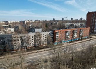 Продам 3-комнатную квартиру, 59 м2, Чебоксары, улица Ленинского Комсомола, 26к1