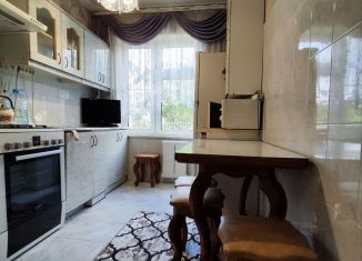 Сдам 3-комнатную квартиру, 54 м2, поселок городского типа Афипский, улица 50 лет Октября, 30