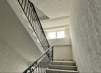 2-ком. квартира на продажу, 82.1 м2, Дагестан, Еловая улица, 8