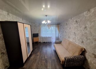 Однокомнатная квартира в аренду, 32 м2, Среднеуральск, улица Строителей, 4