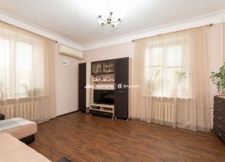 Продаю двухкомнатную квартиру, 51.8 м2, Магнитогорск, улица Маяковского, 56