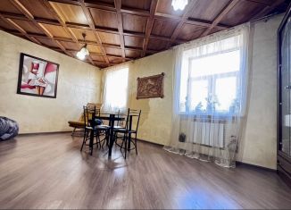 Продам трехкомнатную квартиру, 210 м2, Орёл, улица Гуртьева, 27с2