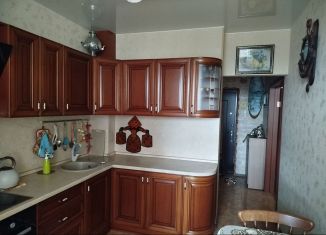 Двухкомнатная квартира в аренду, 68 м2, Саратов, Барнаульская улица, 2А