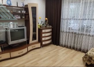 Продам 2-ком. квартиру, 52 м2, Абакан, Пирятинская улица, 19А