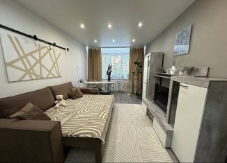 Продажа 3-ком. квартиры, 64.3 м2, Крым, улица Маршала Жукова, 3