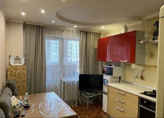 Продается 2-комнатная квартира, 61.1 м2, Верхняя Пышма, улица Уральских Рабочих, 49