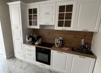 Сдам в аренду 3-ком. квартиру, 91 м2, Пятигорск, улица 295-й Стрелковой Дивизии, 21