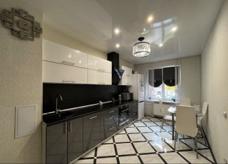 Продажа 2-ком. квартиры, 65 м2, Мурино, Петровский бульвар, 7, ЖК Ласточка