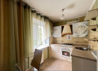 Продается 3-комнатная квартира, 57 м2, Ростов-на-Дону, улица Ларина, 15/2