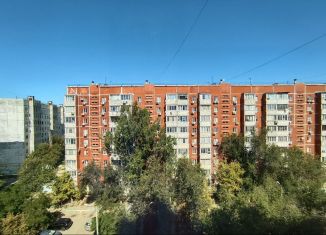 Продам 2-комнатную квартиру, 64 м2, Астрахань, улица Куликова, 13к1