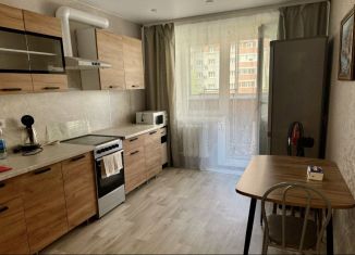 Сдам 1-комнатную квартиру, 41 м2, Благовещенск, улица Кантемирова, 23/2