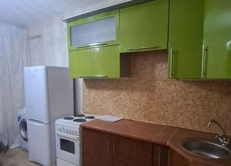 Сдам 1-комнатную квартиру, 32 м2, Великий Новгород, улица Коровникова, 4