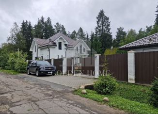 Сдается дом, 220 м2, Санкт-Петербург, Главная улица, 64