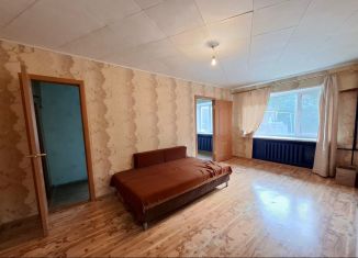 Продажа 4-ком. квартиры, 40.5 м2, Сарапул, улица Азина, 138