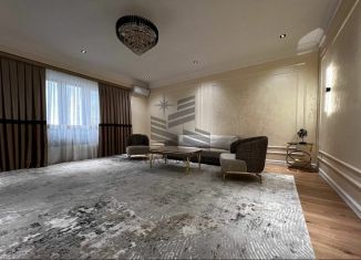 Сдаю в аренду двухкомнатную квартиру, 70 м2, Татарстан, Танковая улица, 2