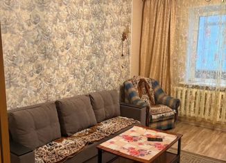 Сдам в аренду 3-комнатную квартиру, 67 м2, Тобольск, 10-й микрорайон, 44