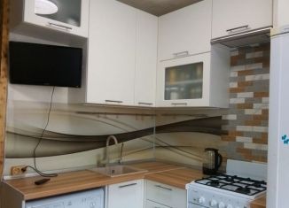 Сдаю 2-ком. квартиру, 42 м2, Троицк, Сиреневый бульвар, 6