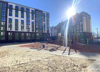 Продается трехкомнатная квартира, 81.3 м2, Калининград, Коммунистическая улица, 127