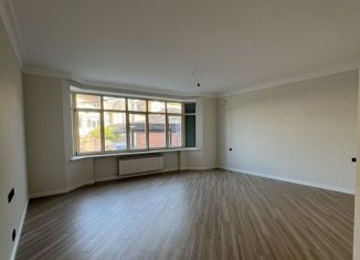 Продается 3-ком. квартира, 120 м2, Махачкала, улица Некрасова, 65/1