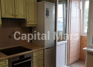 Сдается в аренду 1-комнатная квартира, 39 м2, Москва, улица Плющева, 17к2