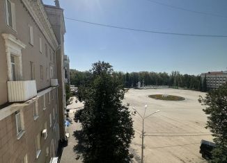 Продаю 3-комнатную квартиру, 82 м2, Октябрьский, улица Горького, 15