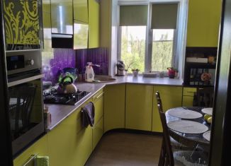 Продам пятикомнатную квартиру, 82.6 м2, Волгоградская область, 1-й микрорайон, 31