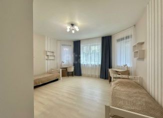 Продам двухкомнатную квартиру, 66.1 м2, Ленинградская область, Школьная улица, 11к2