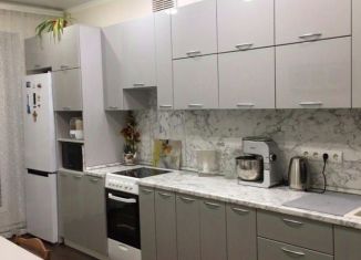 Продаю 3-комнатную квартиру, 82 м2, поселок Ростовка, улица Михаила Врубеля, 2