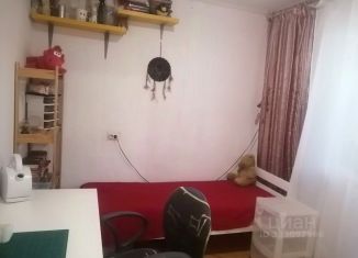 Сдается в аренду комната, 40 м2, Санкт-Петербург, проспект Солидарности, 3к2, метро Ладожская