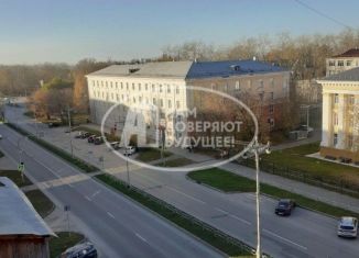 Продажа четырехкомнатной квартиры, 100 м2, Березники, Советский проспект, 18