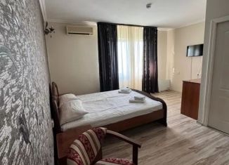 Сдаю в аренду комнату, 60 м2, Сочи, улица Карла Маркса, 2А