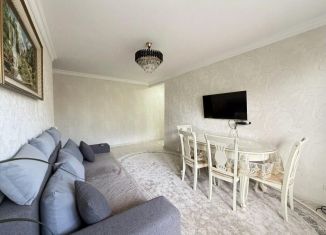 Продается трехкомнатная квартира, 57 м2, Нальчик, улица Хмельницкого, район Богданка